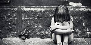 girl homeless outside